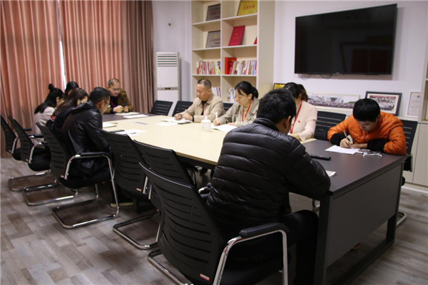 市古鎮(zhèn)公司掀起學習黃群、宋月才等四名同志先進事跡的熱潮