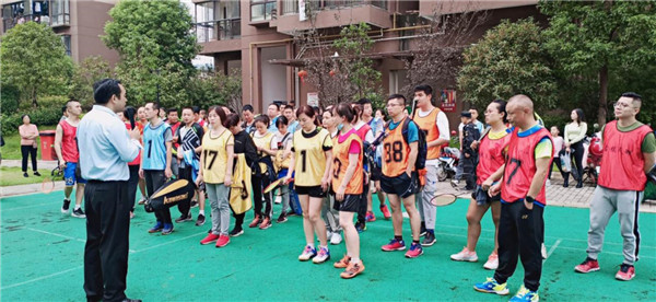 濃情中秋，歡度國(guó)慶——市古鎮(zhèn)投資公司舉辦古鎮(zhèn)天御羽毛球賽