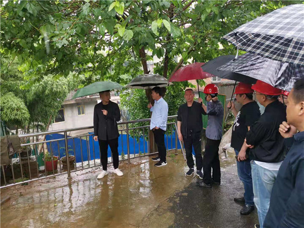 市古鎮(zhèn)投資公司領(lǐng)導對在建項目進行檢查指導