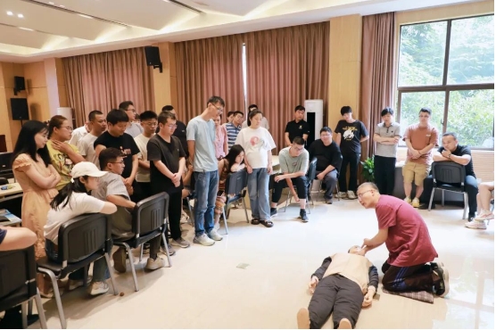 守護(hù)生命，“救”在身邊|市古鎮(zhèn)投資公司工會(huì)開(kāi)展急救知識(shí)培訓(xùn)活動(dòng)