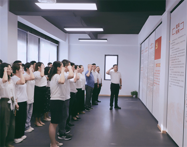市古鎮(zhèn)投資公司黨委開展“黨建引領(lǐng)新征程，古鎮(zhèn)同心再出發(fā)”活動(dòng)